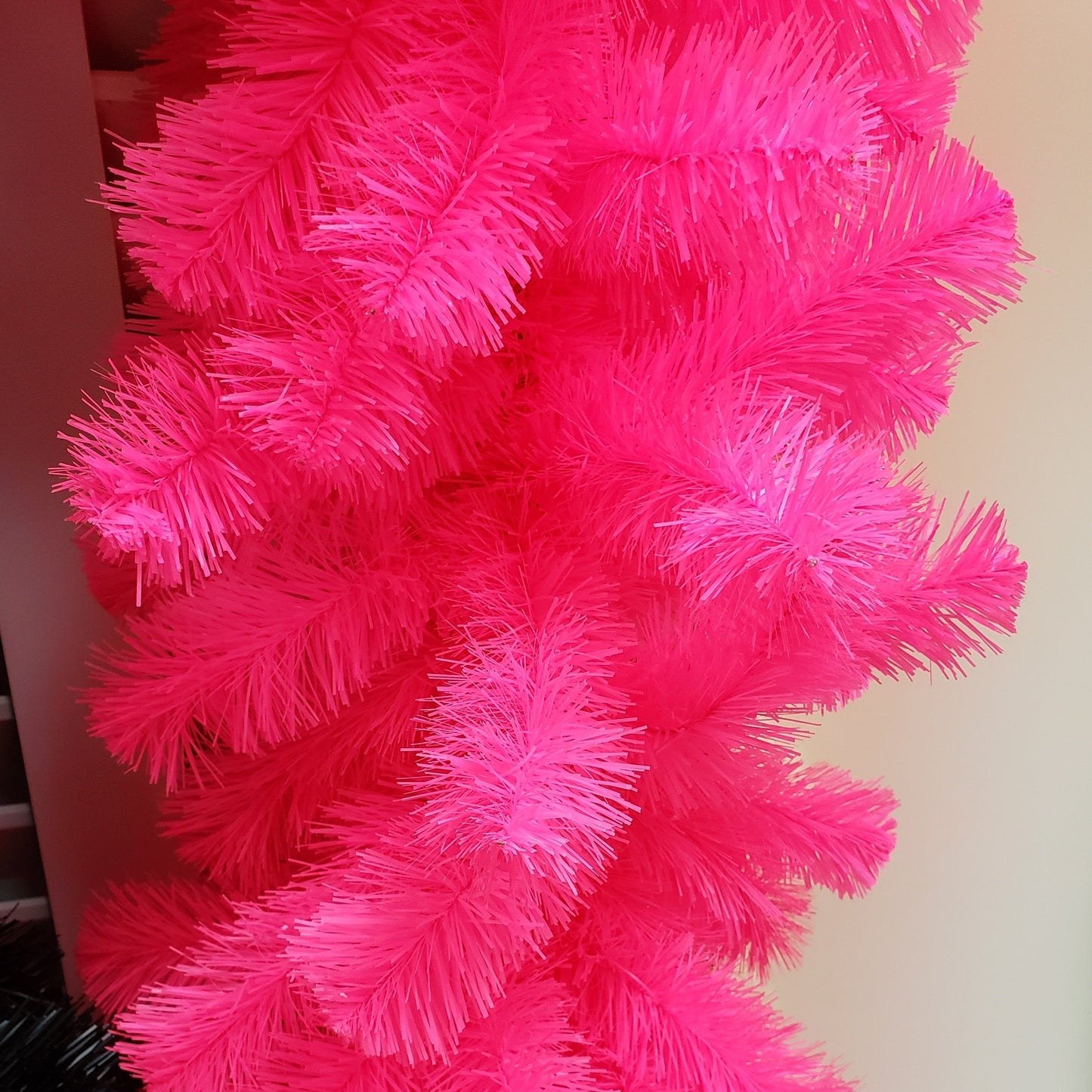 XM12627 REGULAR CUT TINSEL WREATH