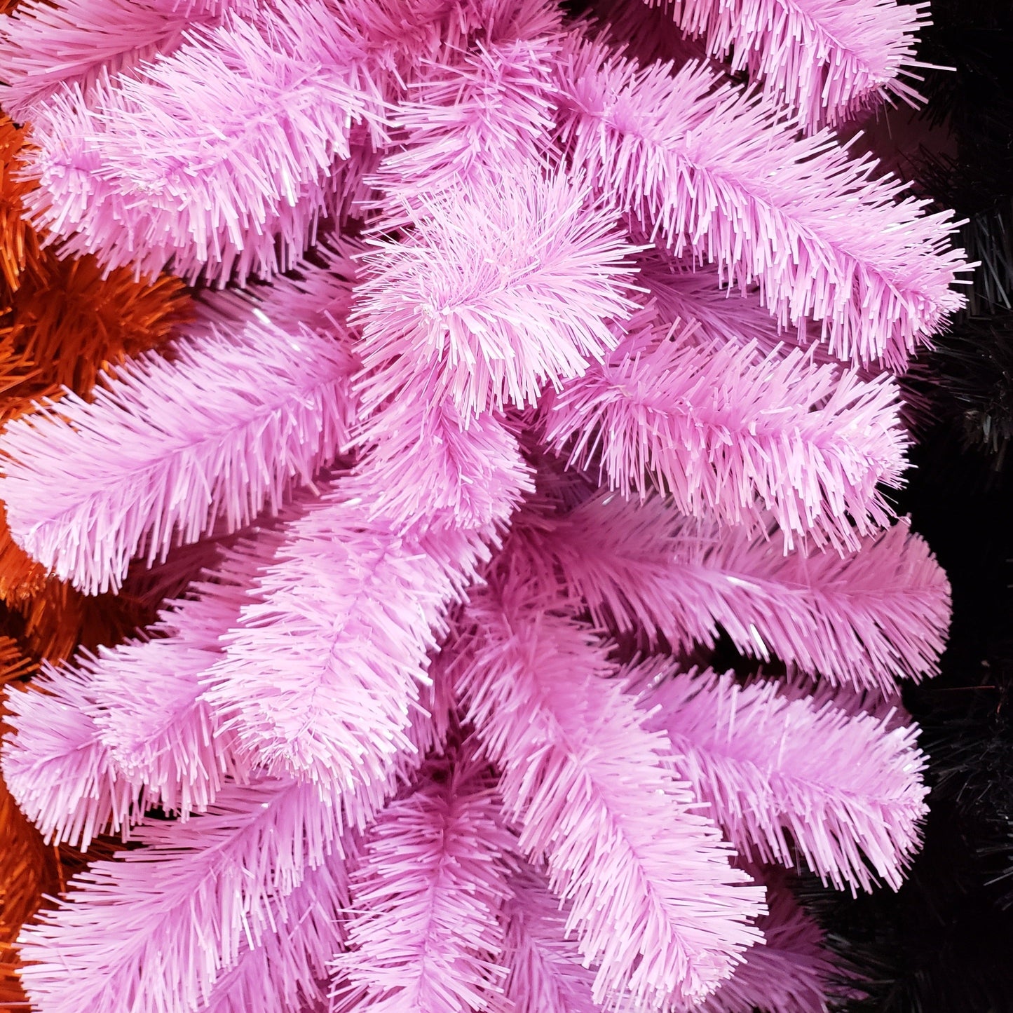 XM12627 REGULAR CUT TINSEL WREATH