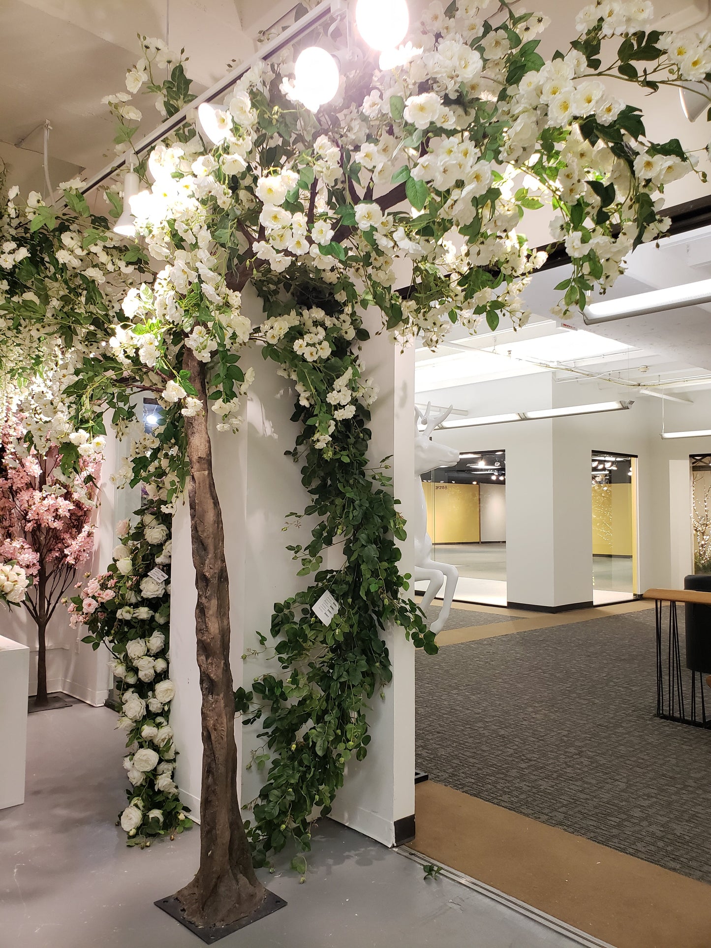 TR10204 ARCH TREE TRUNKx24,10.5'