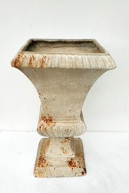 IP10161 POLYRESIN SQ URN,D18x30.5inH-1P