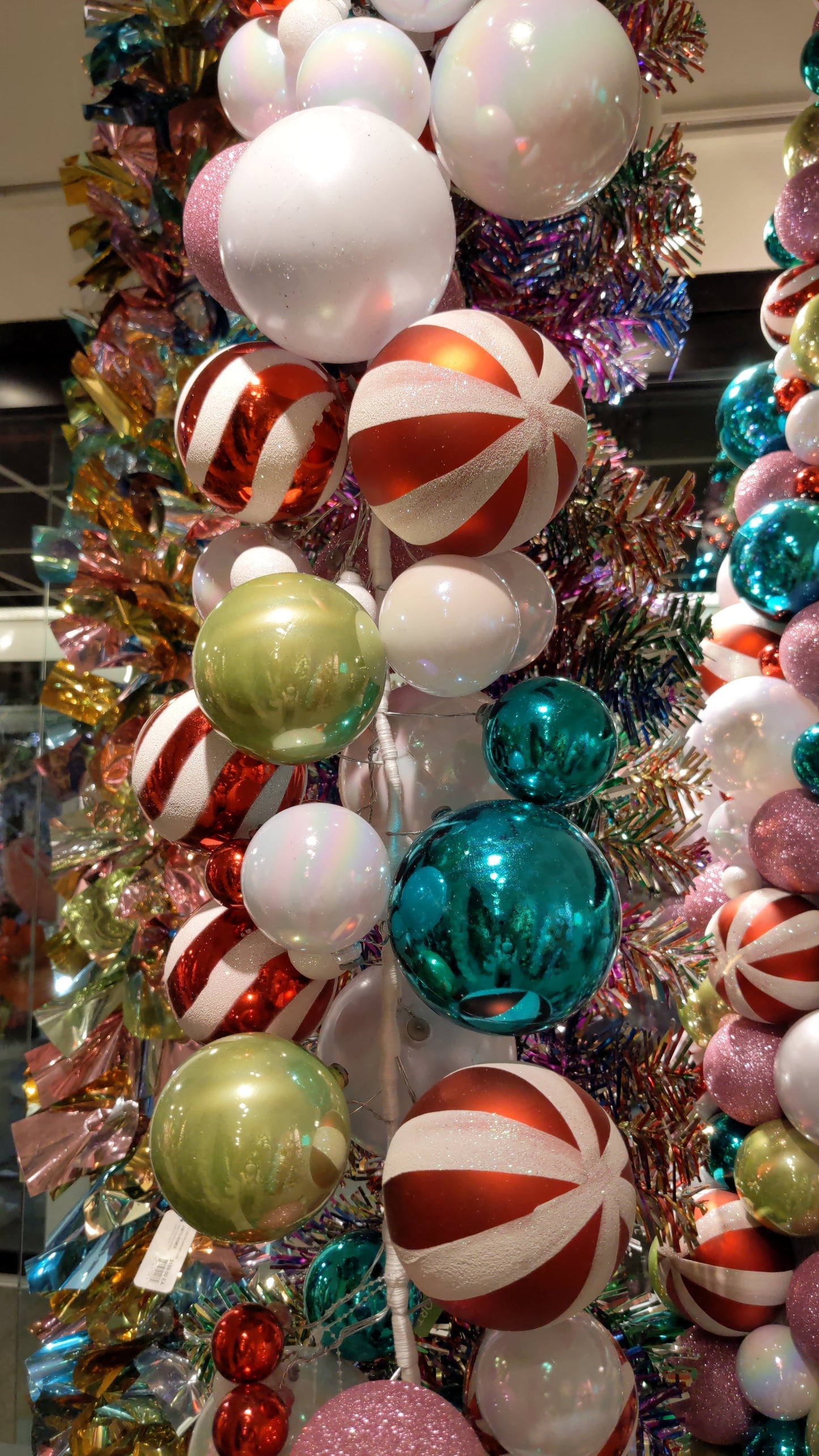 XM12631 ORNAMENT GARLAND,9'x10in