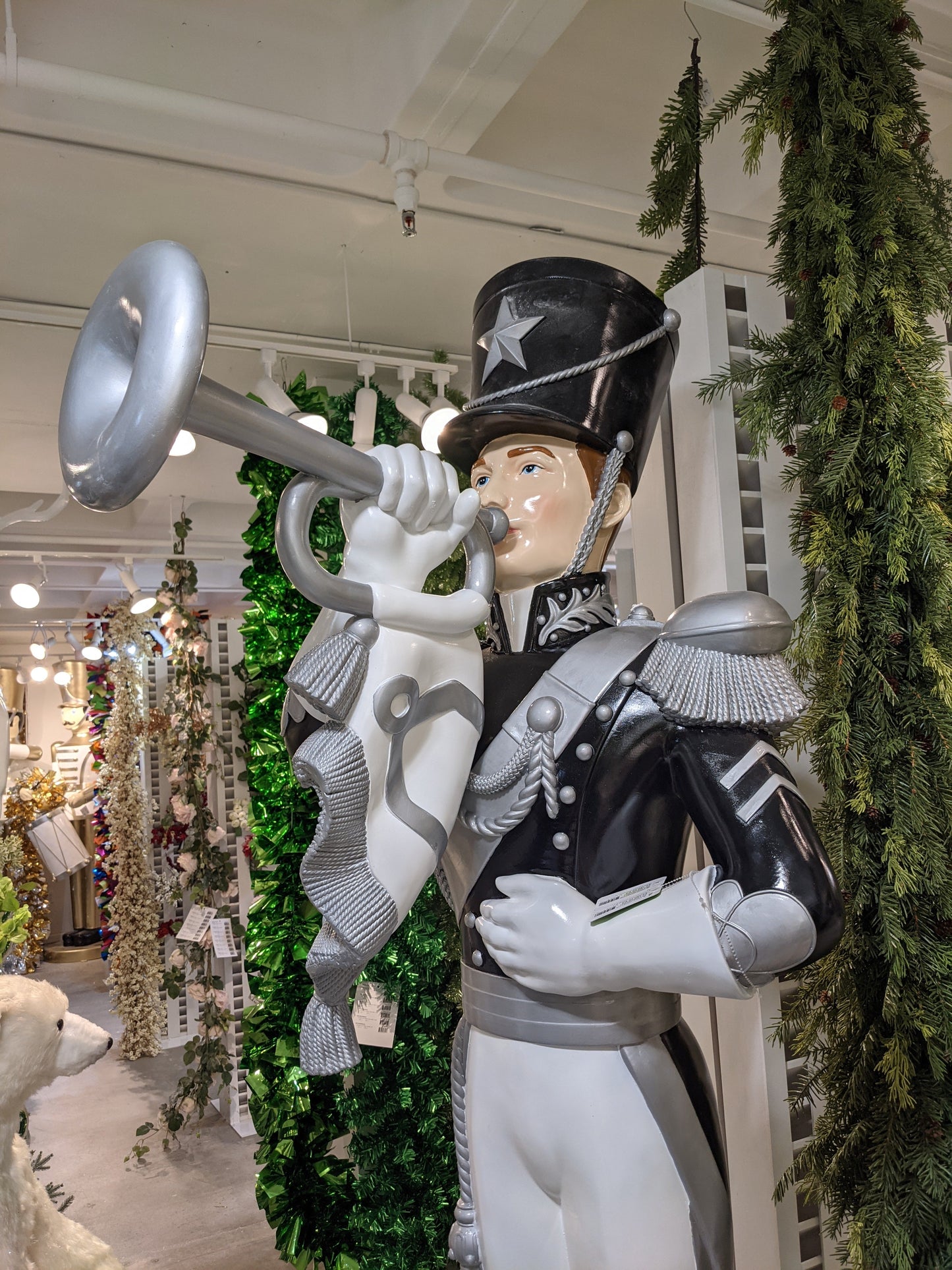 XR13083 RESIN SOLIDER w/TRUMPET,93"