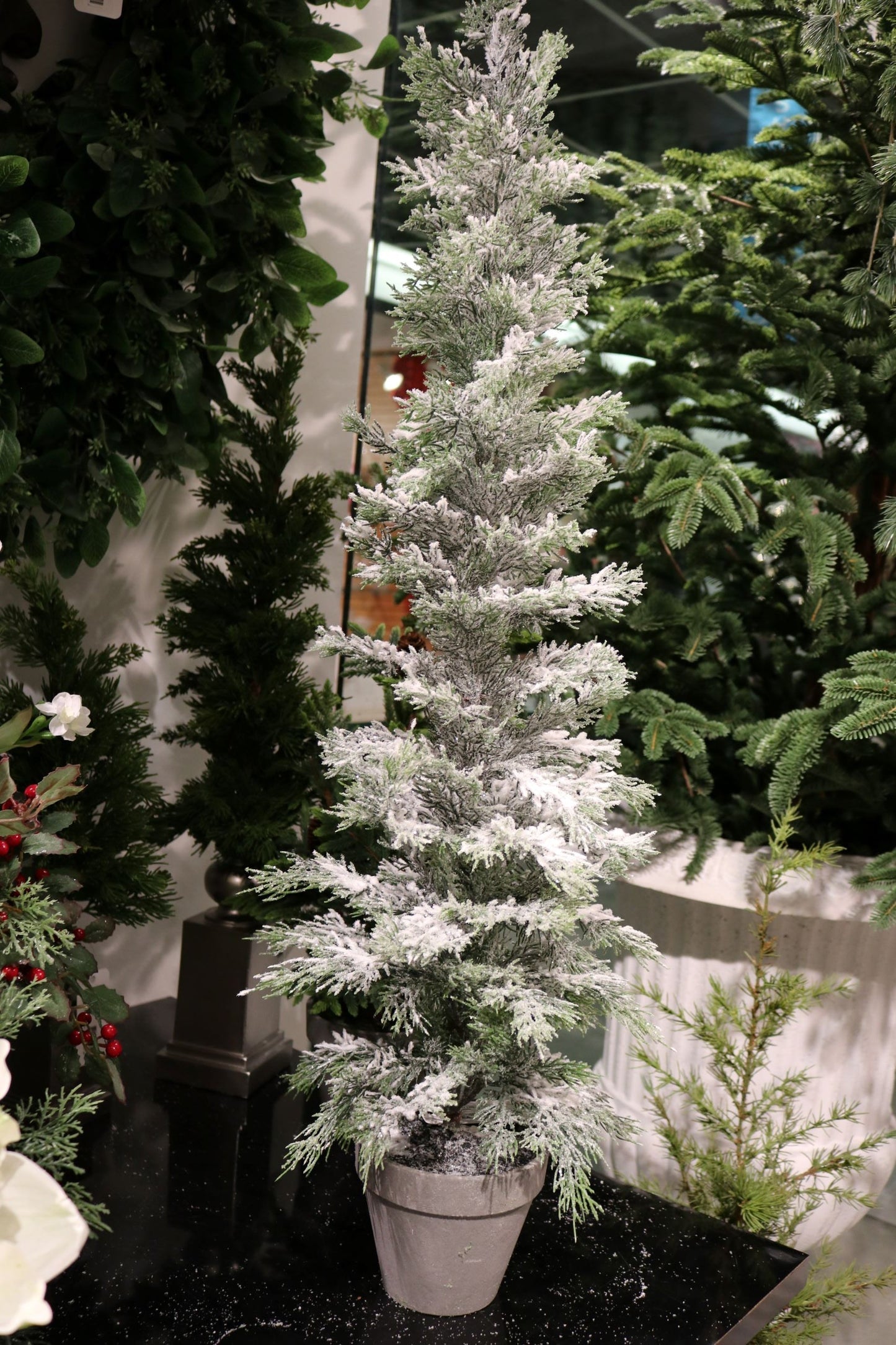 XM12143 CEDAR TREE w/SNOW,36in-2P/12/8.3'