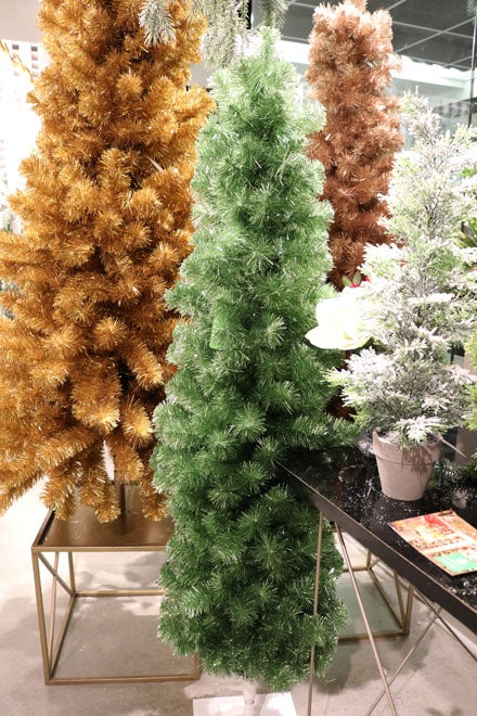 XM12242 REGULAR CUT TINSEL SLIM TR,5'x25in