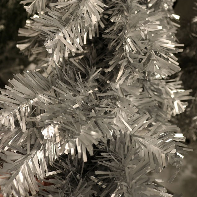 XM12624 CHUNKY CUT TINSEL SLIM 6' TREE