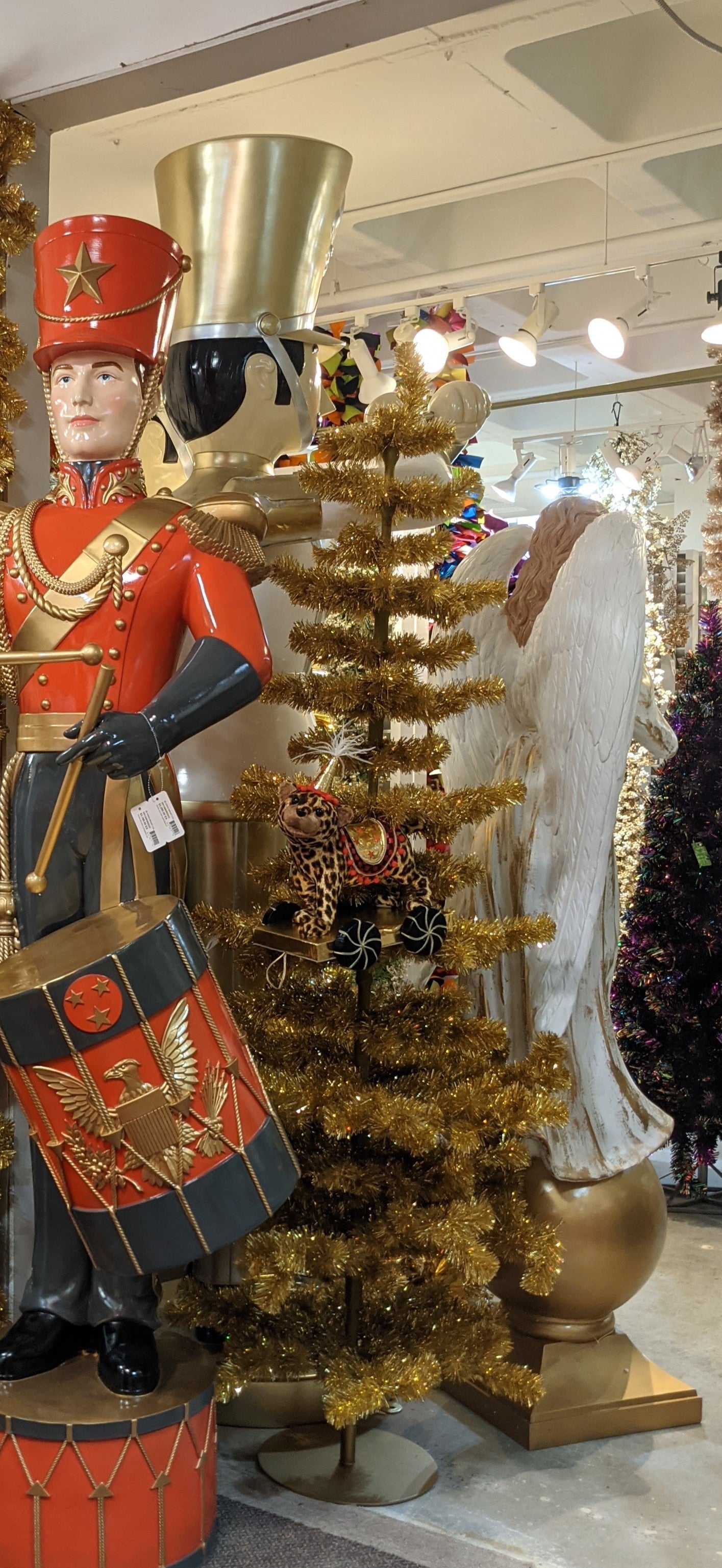 XM13363 SLIM LAYERED TREE,7'x35in
