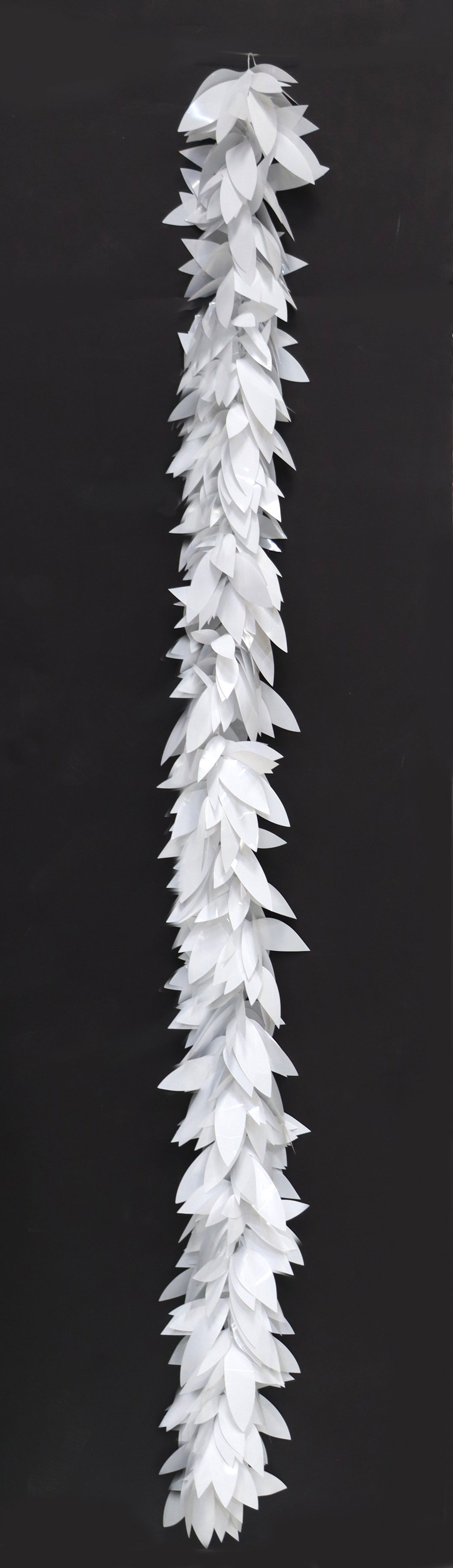 XM40126 PVC LEAF GARLAND 9'