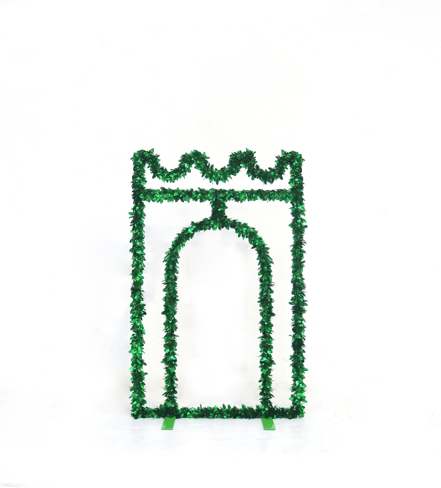 XM40157 PRIVET CASTLE GATE ON STAND 30inx4'