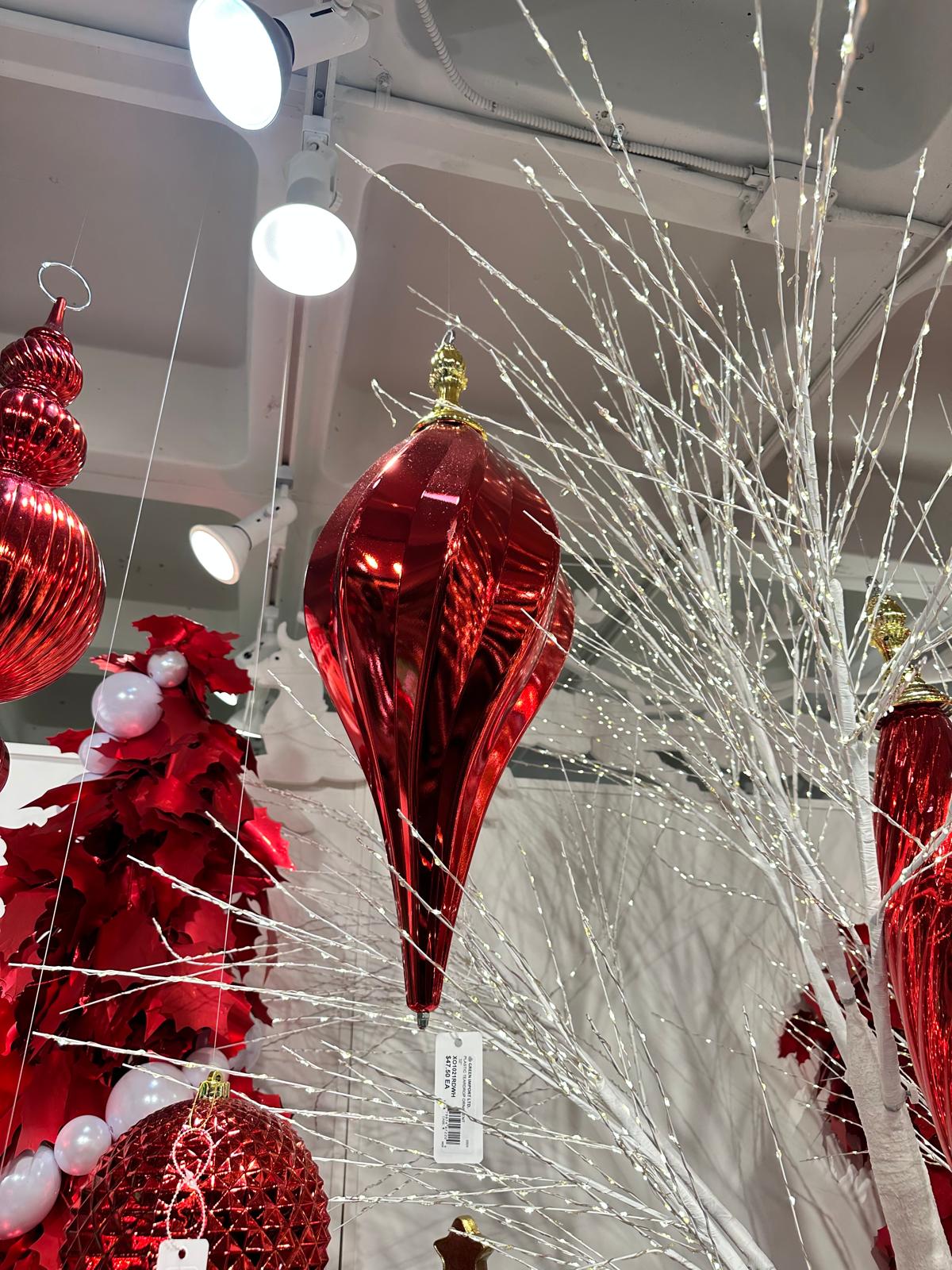 XO1021 PLASTIC TEARDROP ORNAMENT 32"