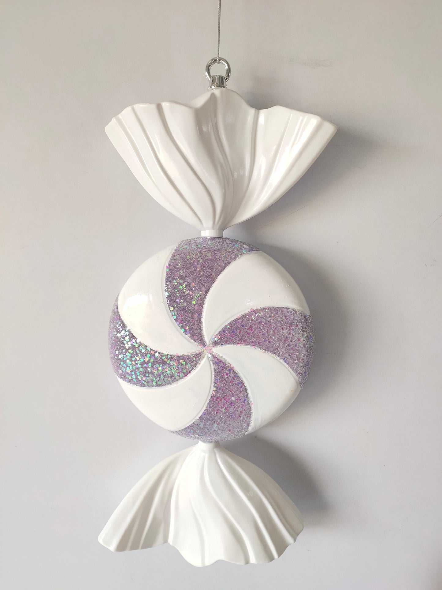 XO1125 GLITTERED SWIRL CANDY ORN,19.5"