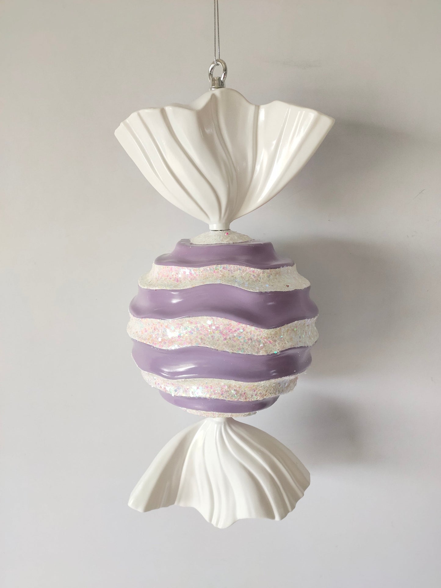 XO1126 GLITTERED WAVE CANDY ORN,19.5"