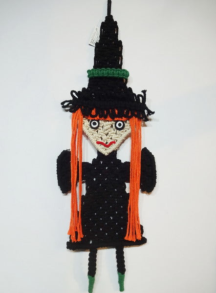 AC10354 KNITTING WITCH WALL DÉCOR,32in