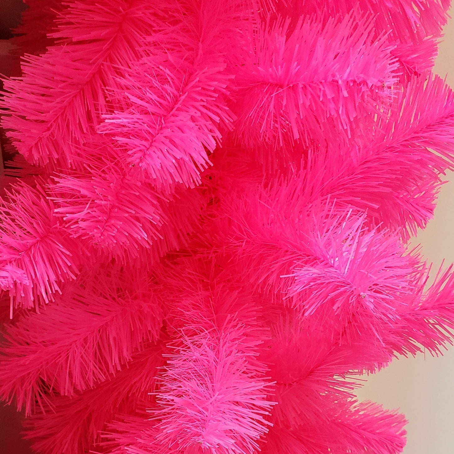 XM12626 REGULAR CUT TINSEL GARLAND,9'x12in