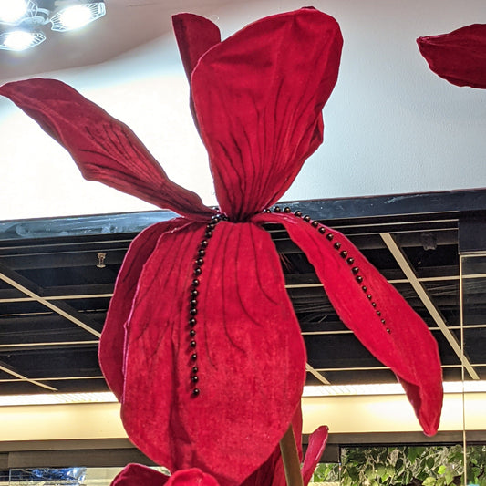 AC10263 VELVET GIANT IRIS,79"