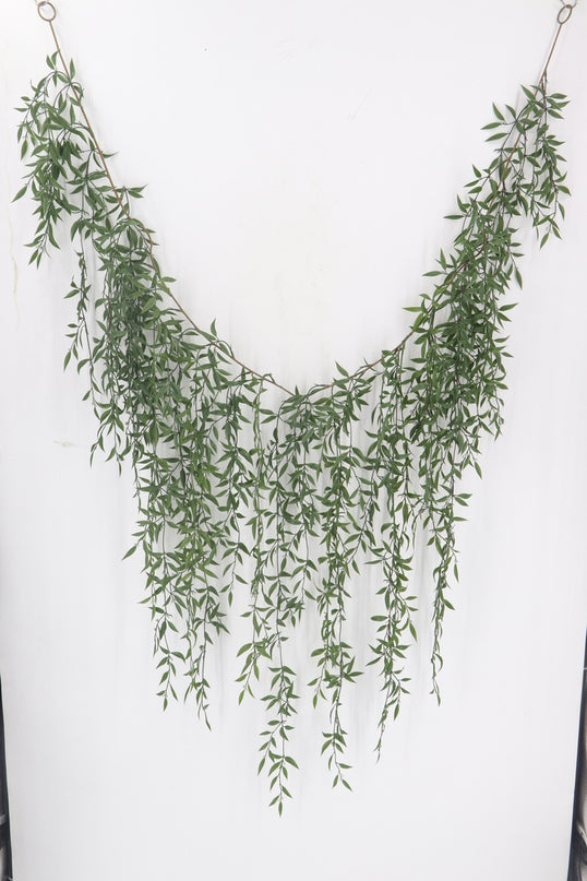 BG10762 NANDINA HANGING GARLAND 6'