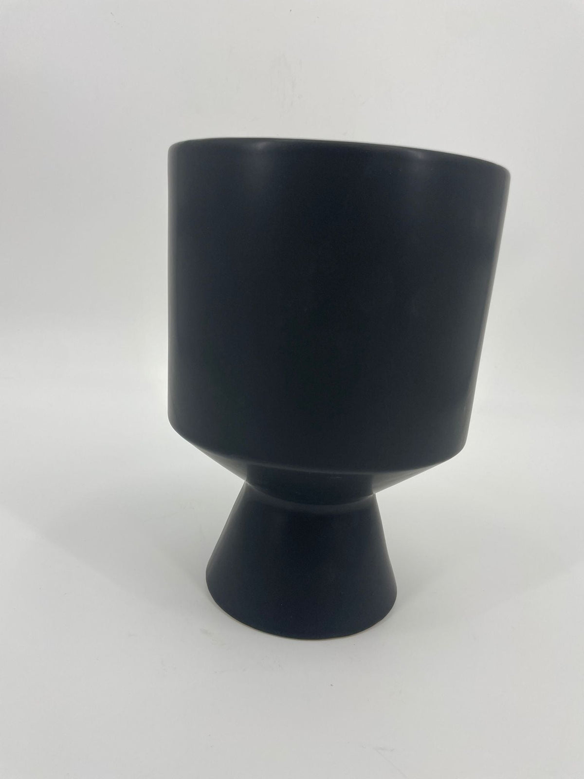CB4002 CERAMIC CHAMPION CUP POT   D7x10"H