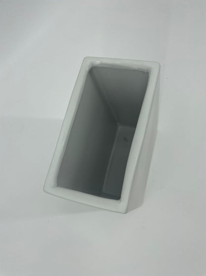 CB4005 CERAMIC RECTANGLE POT   7x3.75x10"