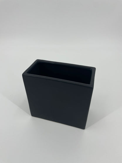 CB4006 CERAMIC RECTANGLE POT   5x3x5.5"
