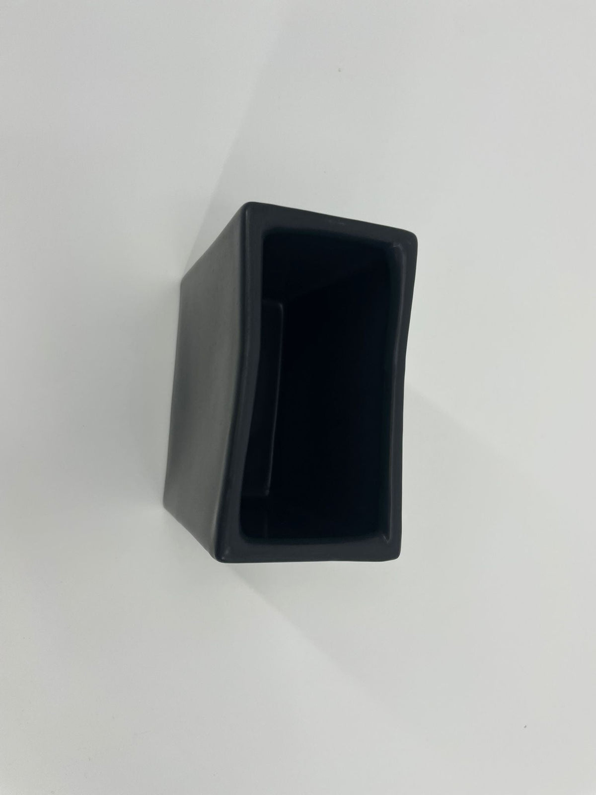 CB4007 CERAMIC RECTANGLE POT   7x3.5x6.5"