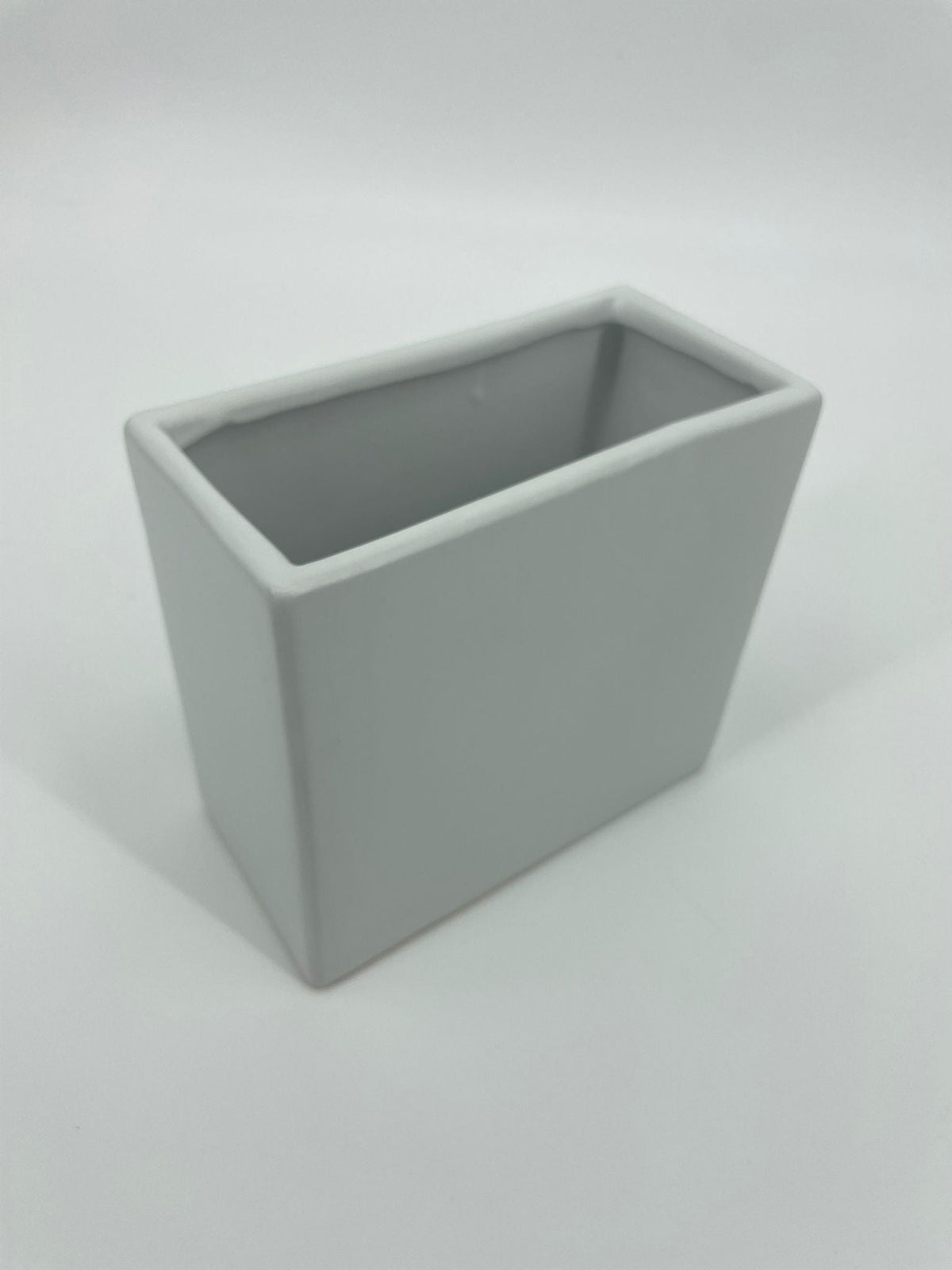 CB4007 CERAMIC RECTANGLE POT   7x3.5x6.5"