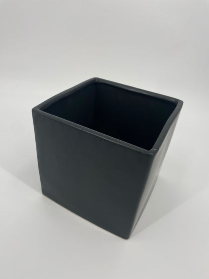 CB4017 CERAMIC SQUARE POT   8"