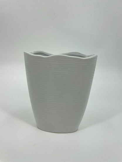 CB4018 CERAMIC TAPERED OVAL POT   D7x3.5x9"H