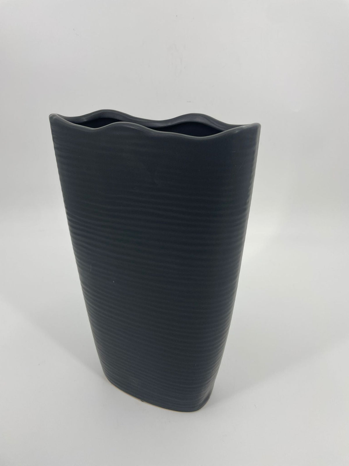 CB4019 CERAMIC TAPERED OVAL POT   D8x4x13"H