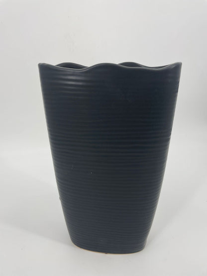 CB4019 CERAMIC TAPERED OVAL POT   D8x4x13"H
