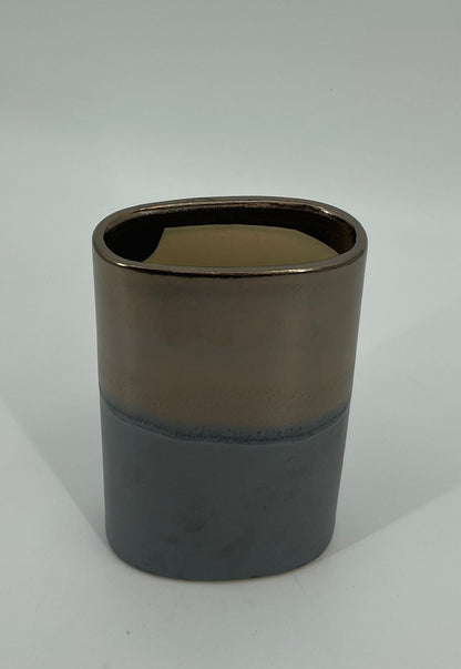 CB4025 CERAMIC OVAL POT   D6x3.5x8.25"H