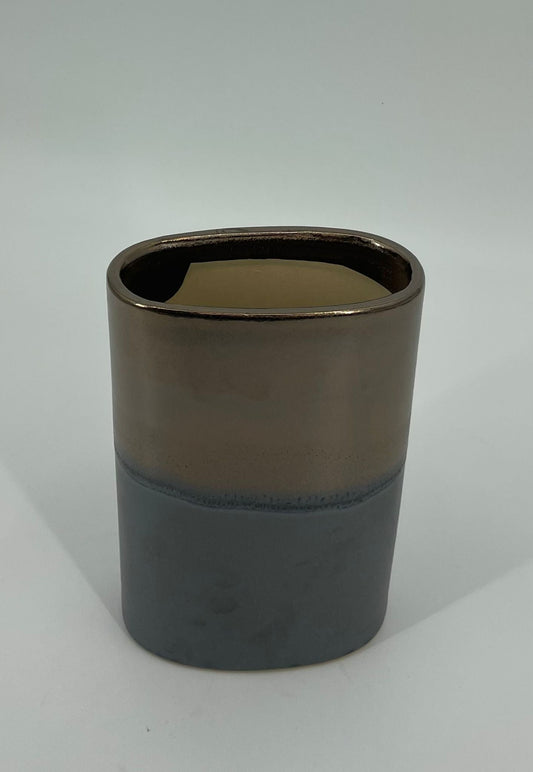 CB4025 CERAMIC OVAL POT   D6x3.5x8.25"H