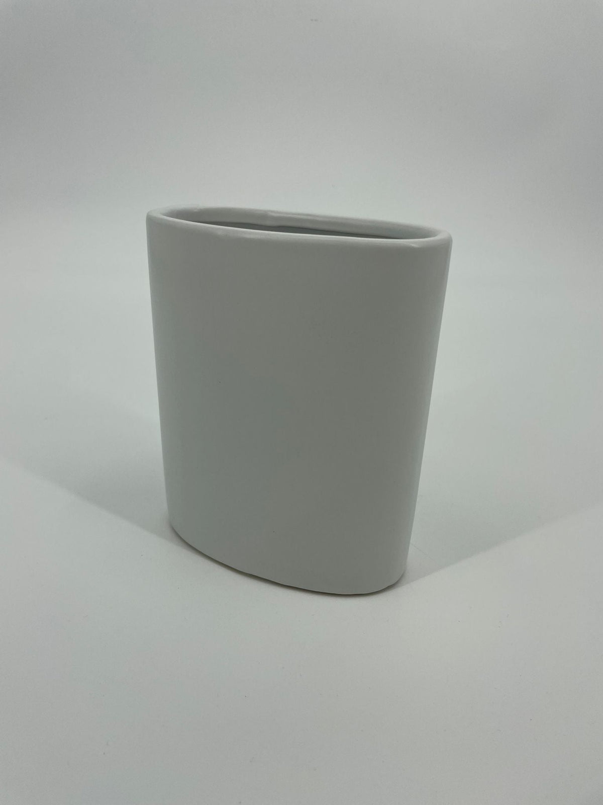 CB4029 CERAMIC OVAL POT   D5.3x3x6"H