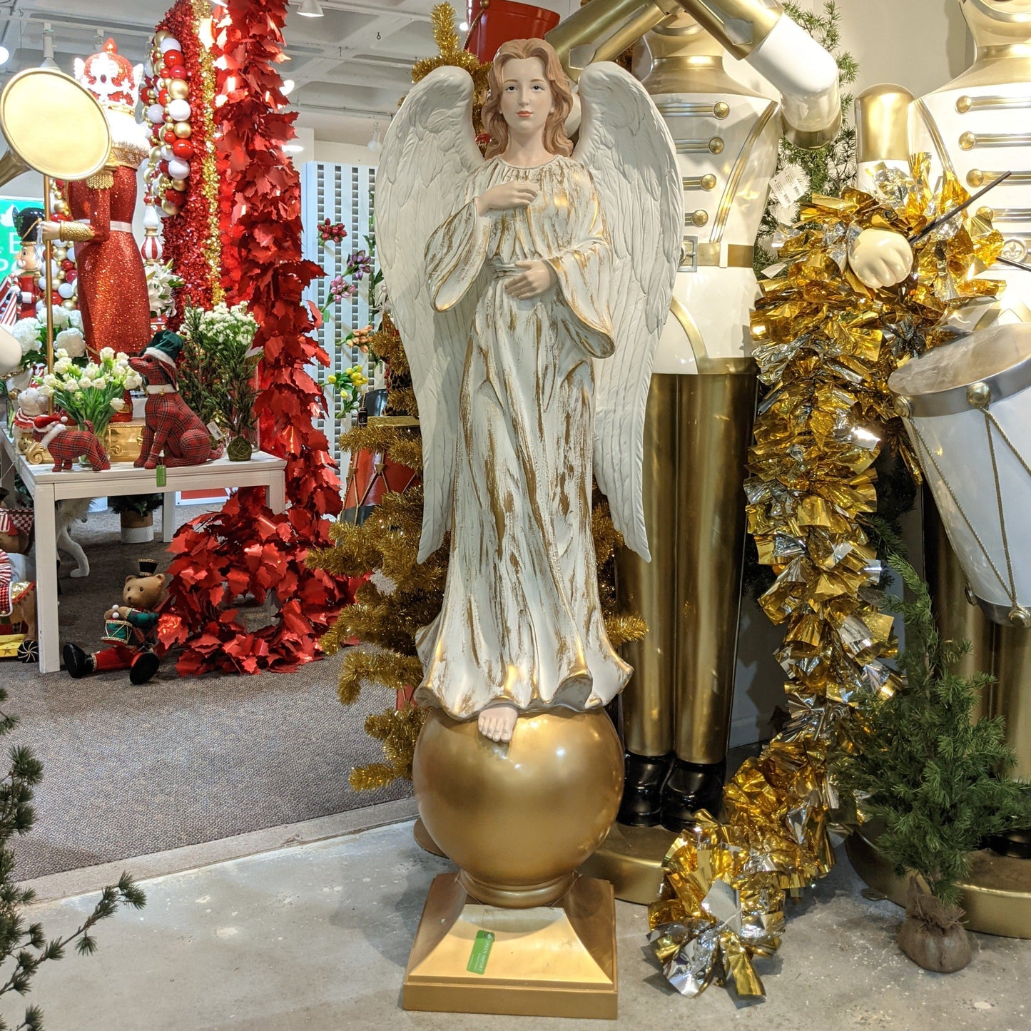 XR13081 RESIN ANGEL ON BALL 78"
