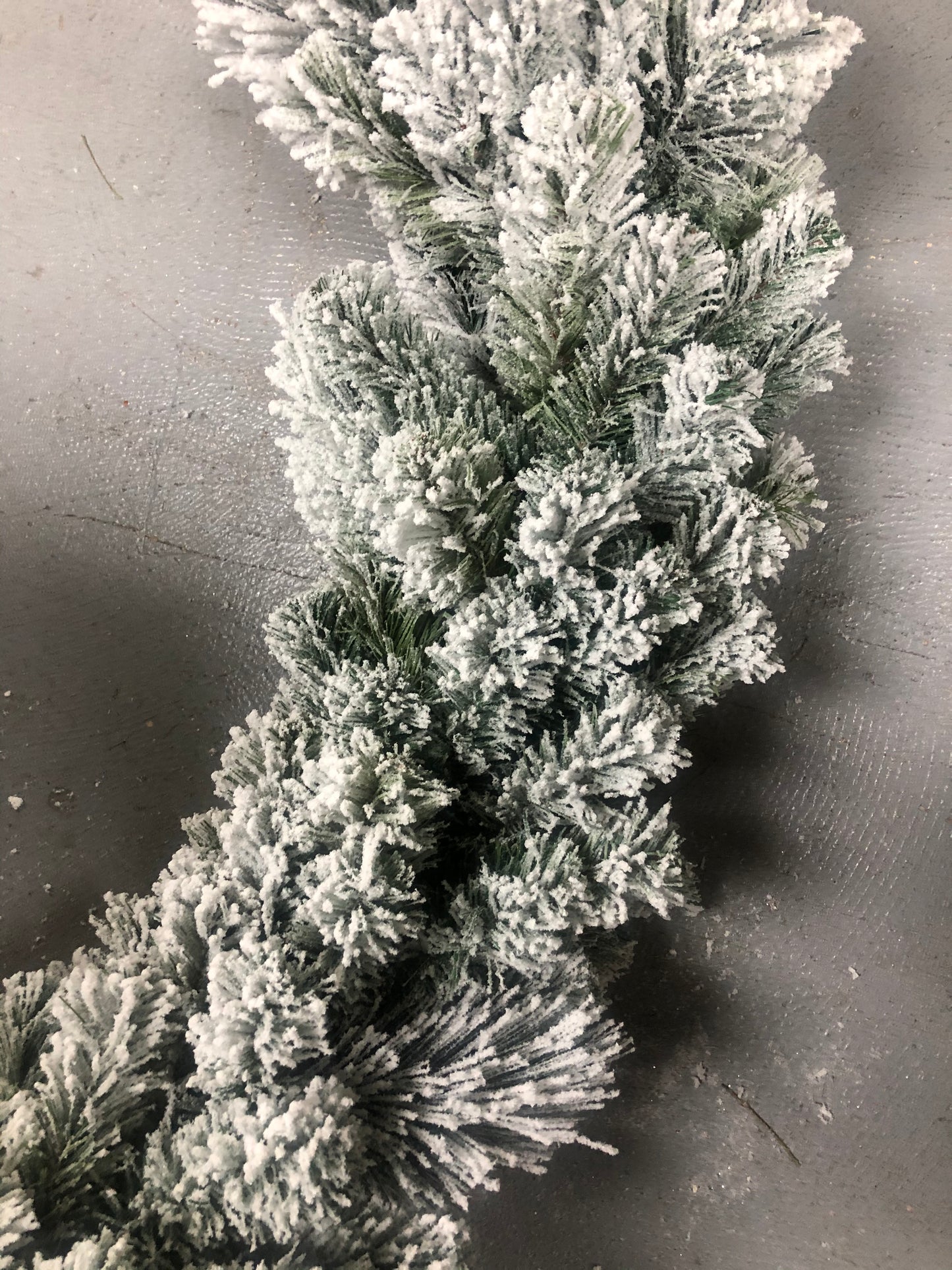 XM12246 FLOCKED MIXED FOLIAGE GRLD,9'x12in