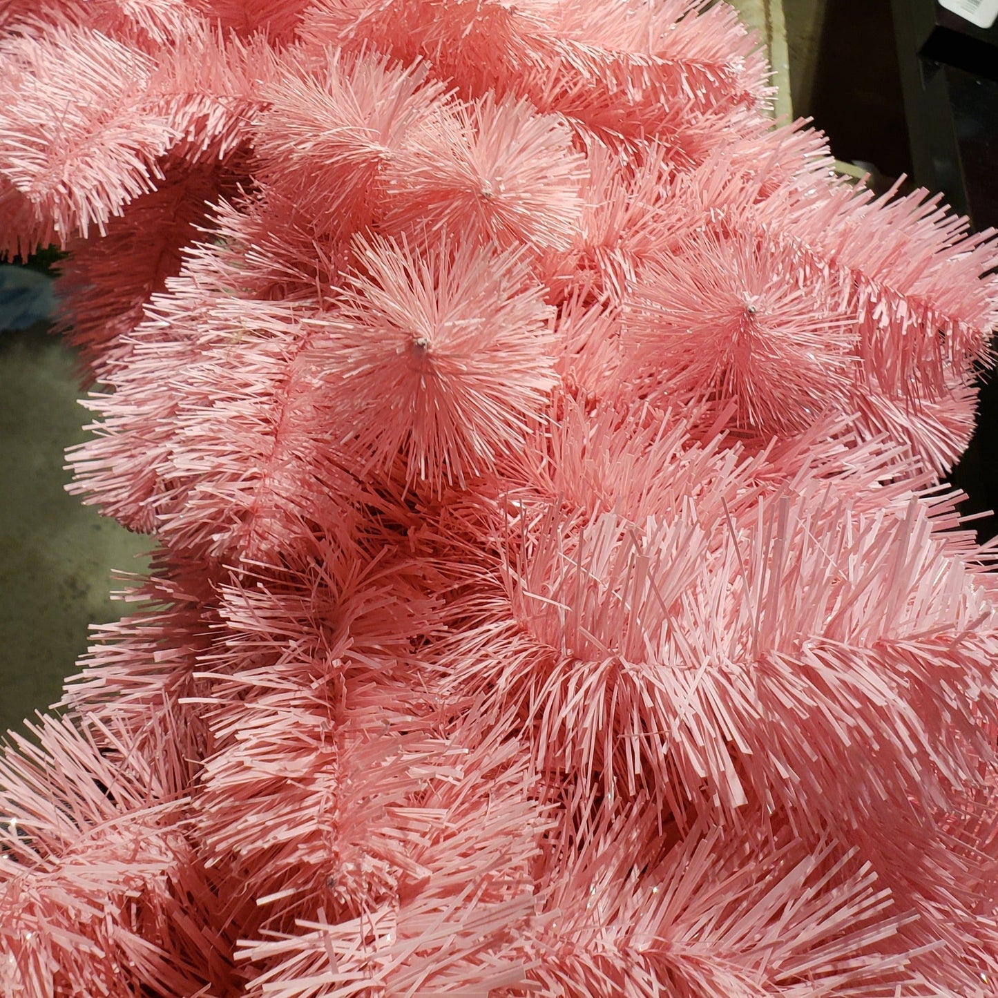 XM12629 REGULAR CUT TINSEL SLIM TR,6'x31in