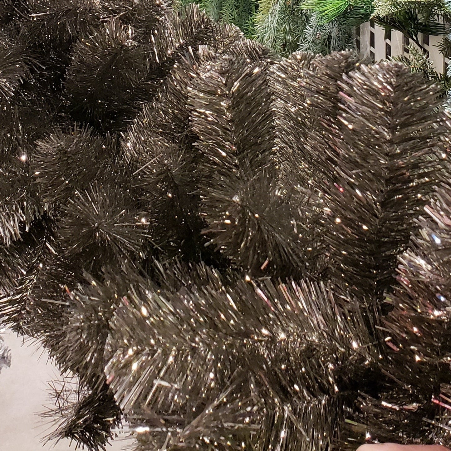 XM12629 REGULAR CUT TINSEL SLIM TR,6'x31in