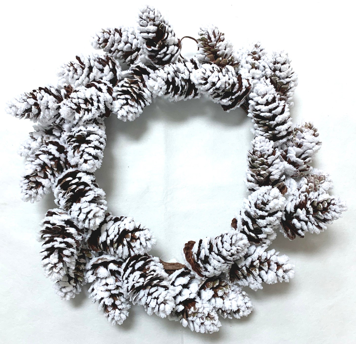 XM13682 FLOCKED PINECONE WREATH,18in-2/8P