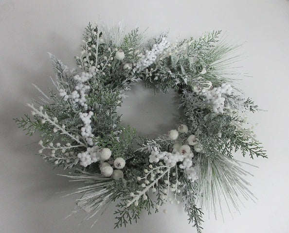 XM14447 MIXED SNOW PINE/BERRY WREATH,24"