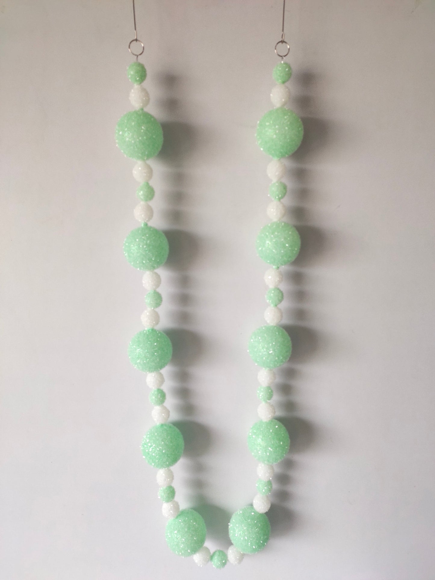 XM14643 FLOCKED BALL GARLAND,6'