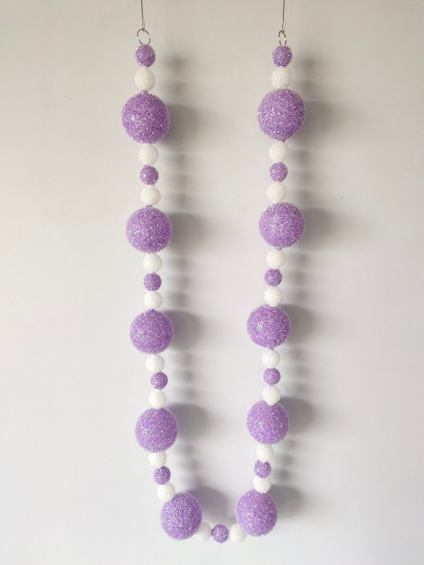 XM14643 FLOCKED BALL GARLAND,6'