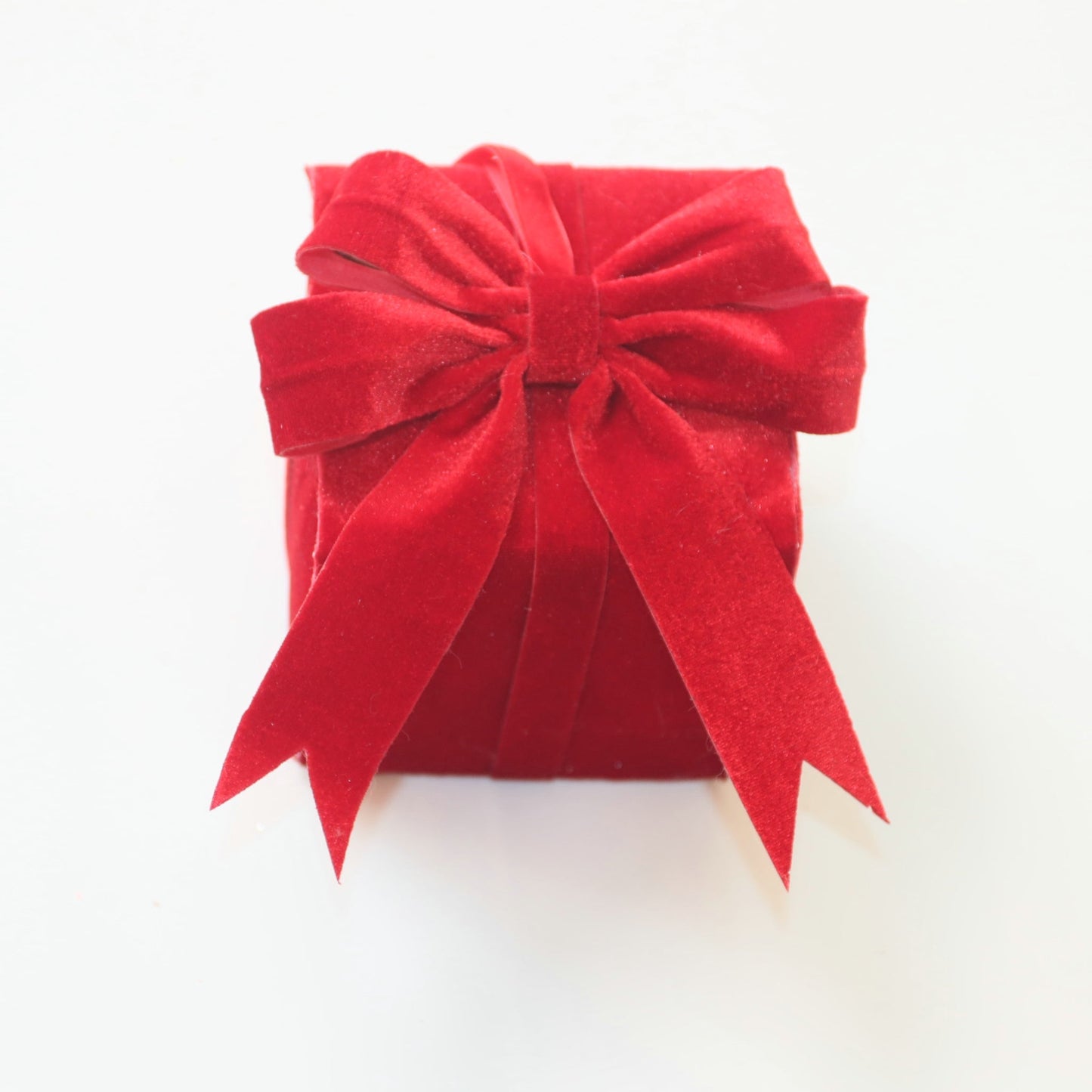 XM14830 VELVET GIFT BOX ORN,4"