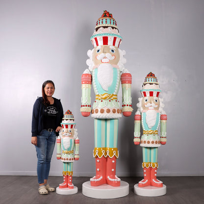 XM20131 COTTON CANDY NUTCRACKER,9'