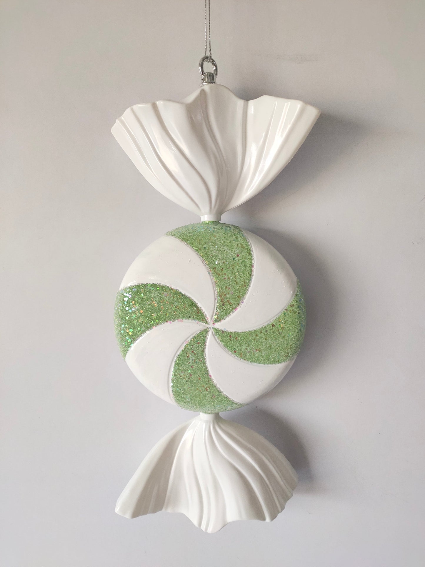 XO1125 GLITTERED SWIRL CANDY ORN,19.5"