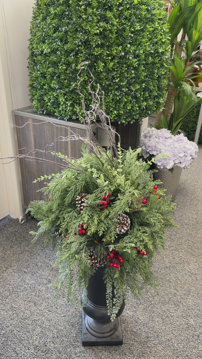 XM30113 MIXED PINE/BERRY/TWIG/PCONE IN URN 57"