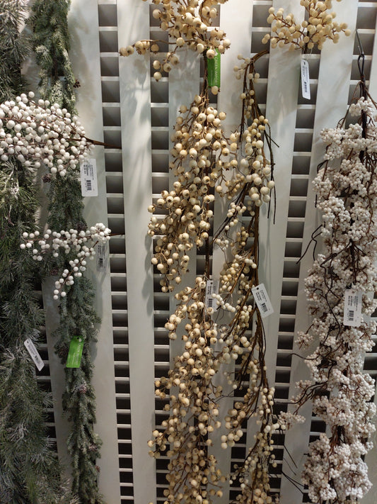 BE10124 ROSEHIP GARLAND (WTR-PF),6'-4P/24